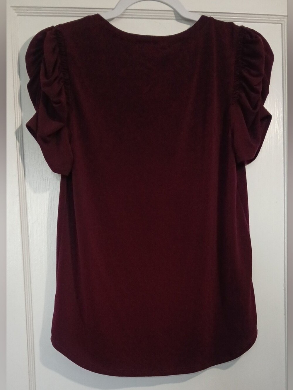 Green Envelope Burgundy V-Neck Puff Sleeve Tee - Picture 7 of 7